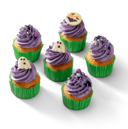 Halloween cupcakes vanille met paarse topping, groene vormpjes, spookjes en decoratieve parels