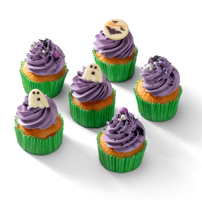 Halloween cupcakes vanille met paarse topping, groene vormpjes, spookjes en decoratieve parels